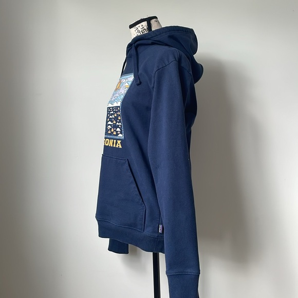 Patagonia Men's Navy Hoodie - size Small - Picture 3 of 7